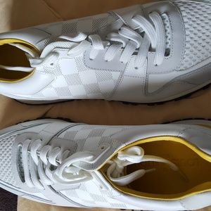 Mens Louis Vuitton Size 8.5 US Shoes